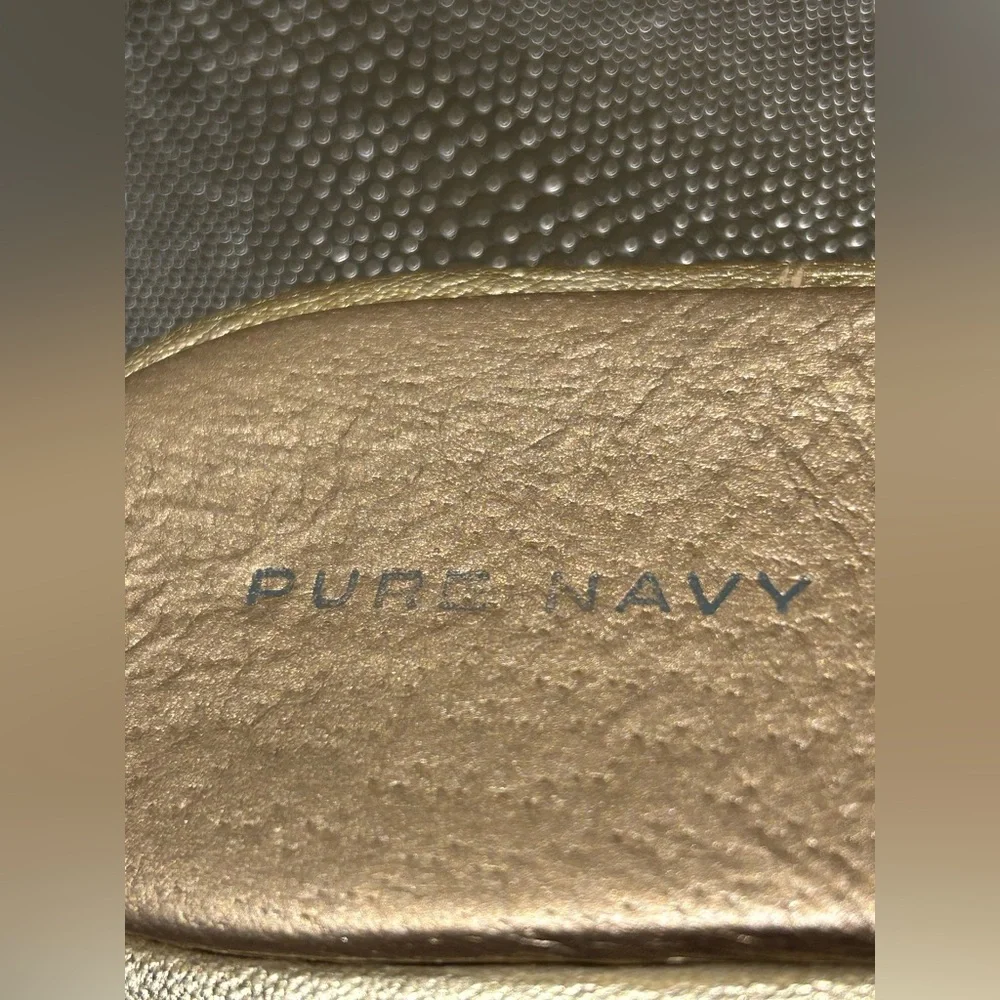 Metallic leather sandal - Picture 10 of 11